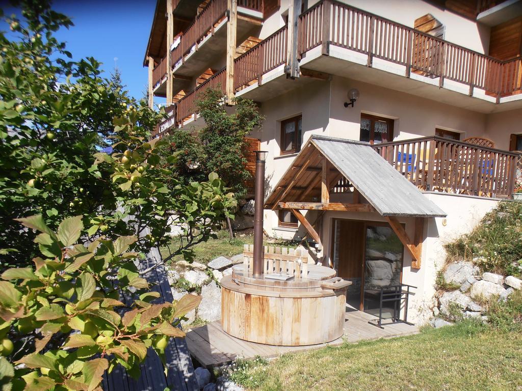 Hotel L'Echaillon Nevache Exterior photo
